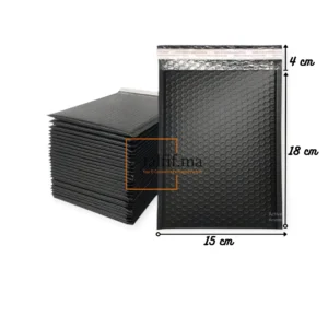 Enveloppe bulle noire 18x15+4 cm, élégante et résistante, dotée d’un intérieur matelassé pour protéger efficacement les objets fragiles et documents précieux.