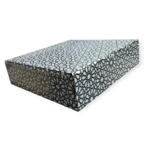 Boîte en carton carrée 30x30x8 cm décorée de motifs Zellige marocain